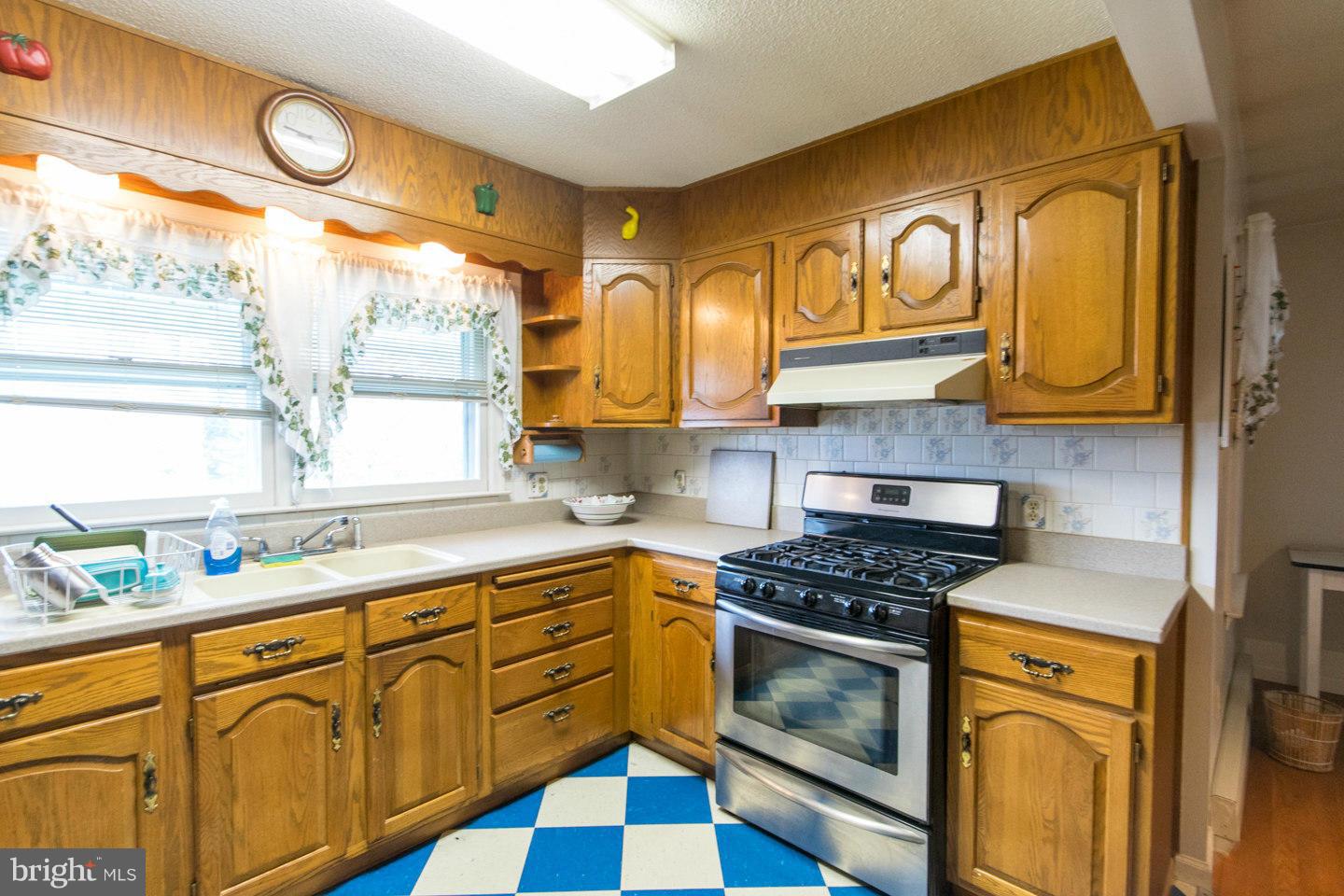 6217 Timber Ridge Road Berkeley Springs, WV 25411 - Photo 12 of 30 Kitchen