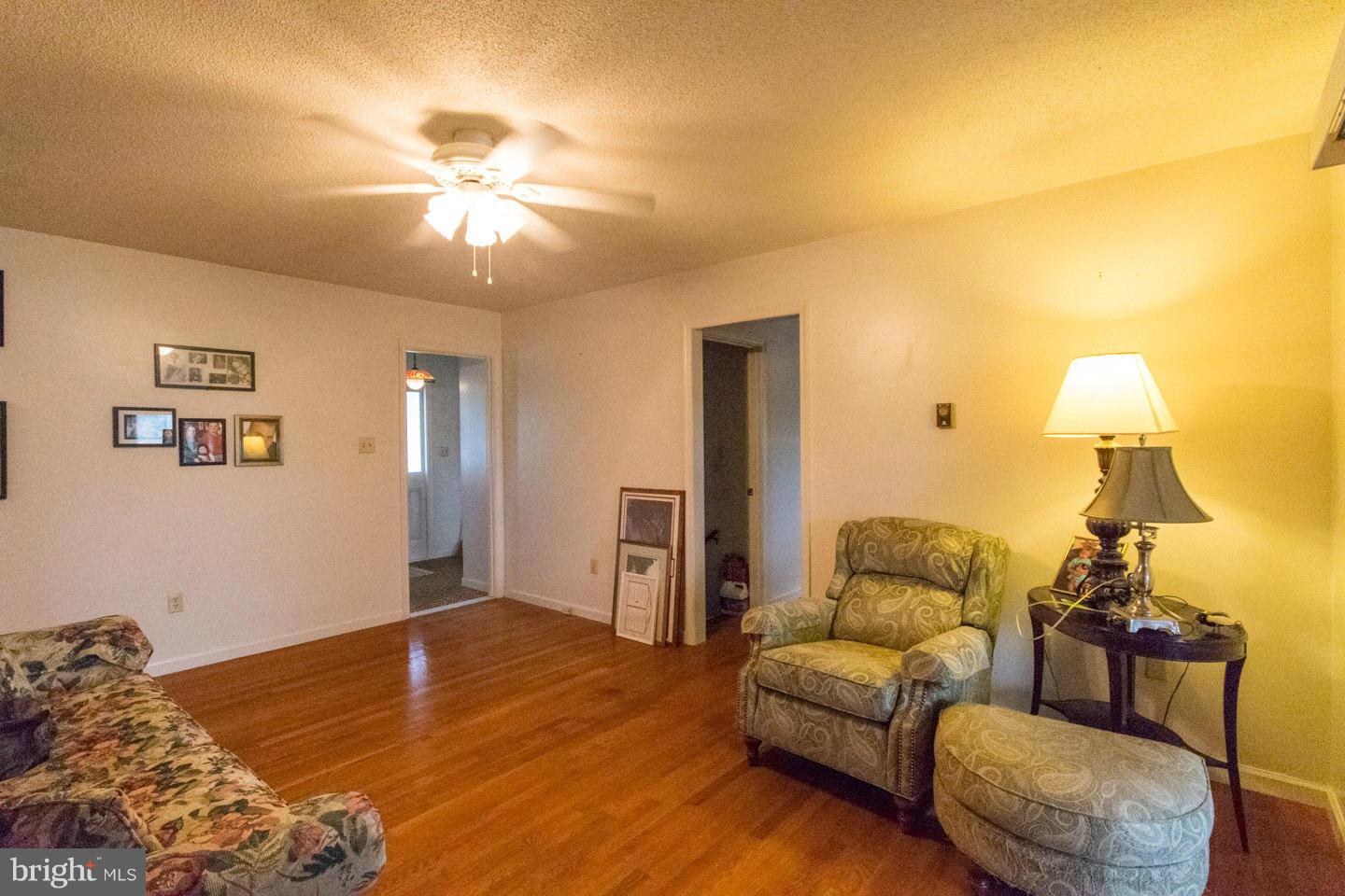 6217 Timber Ridge Road Berkeley Springs, WV 25411 - Photo 7 of 30 Living Room