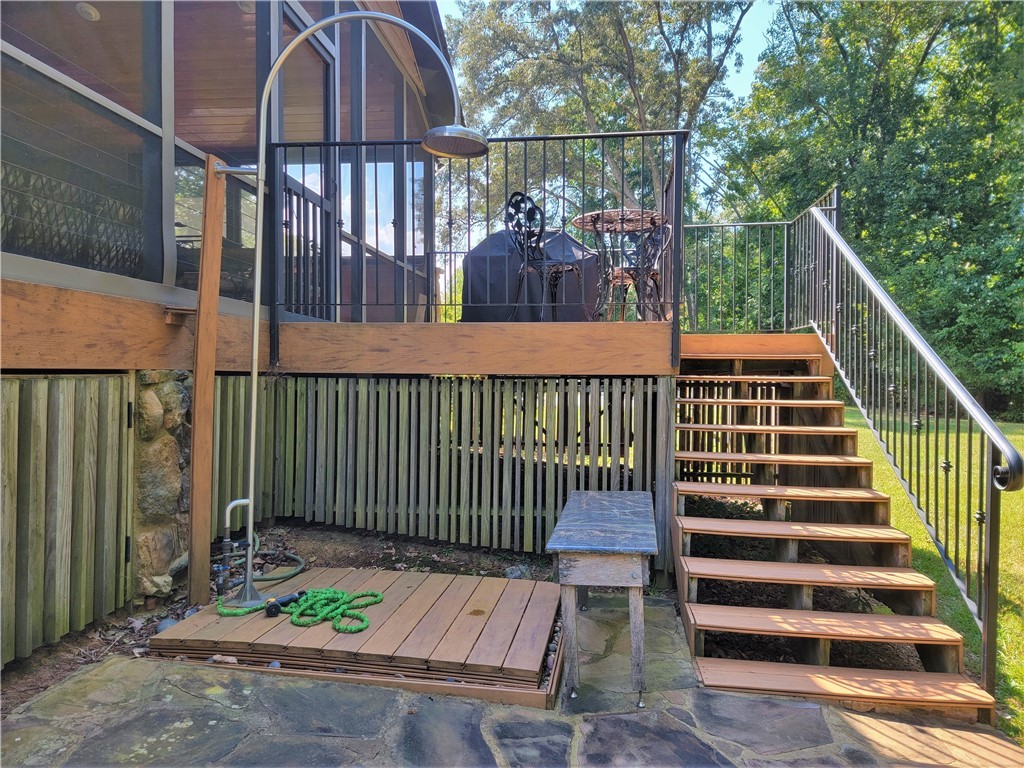525 Broyles Point Road Townville, SC 29689 - Photo 4 of 48 Outdoor Shower