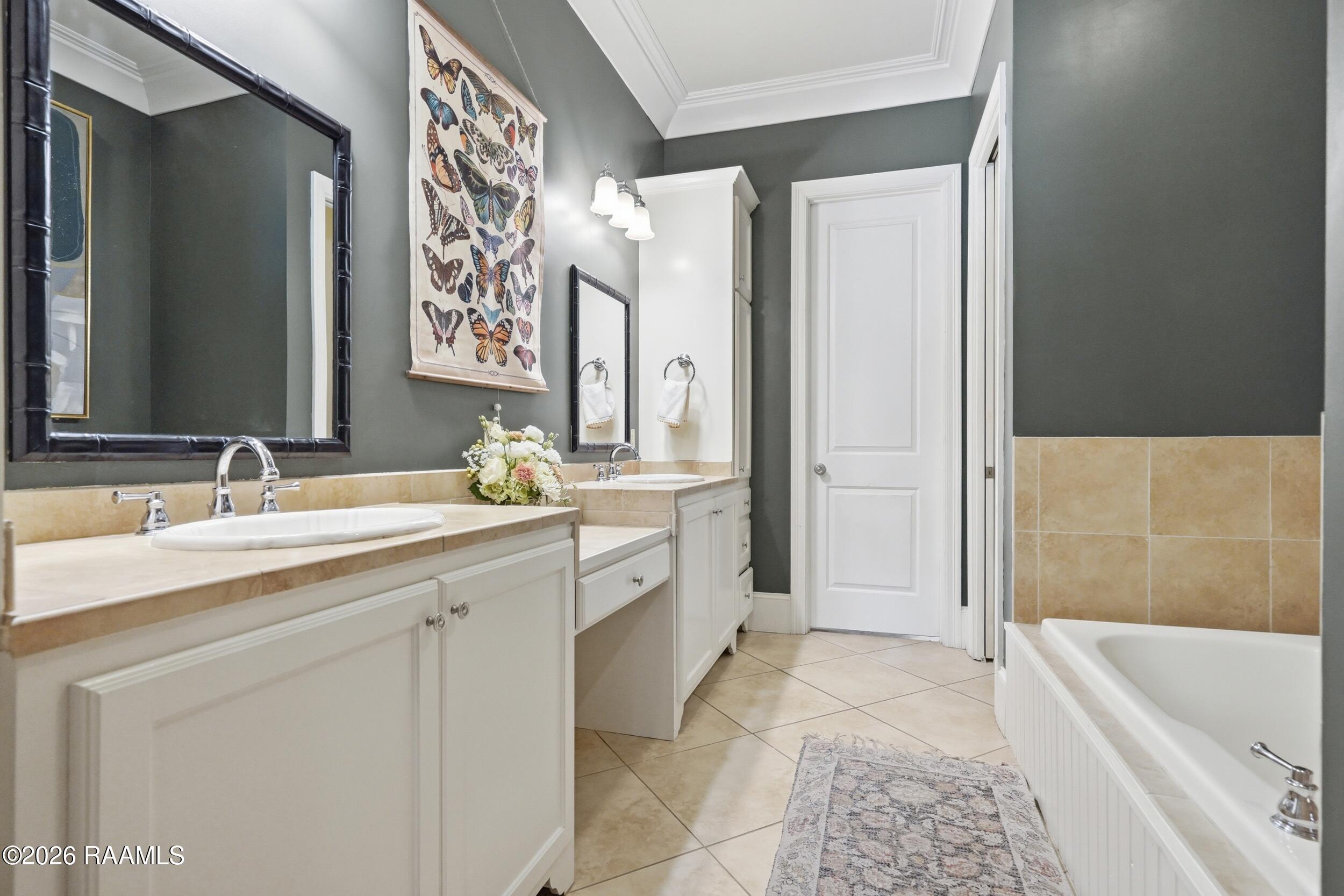 406 Harbor Bend Boulevard Lafayette, LA 70508 - Photo 27 of 40 Primary Bathroom