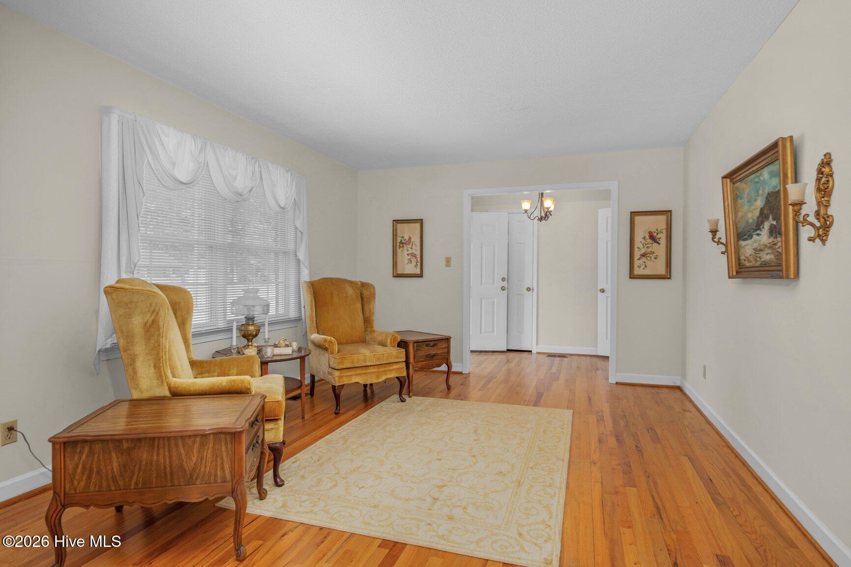 3304 Hawthorne Road Rocky Mount, NC 27804 - Photo 6 of 36 Living Room