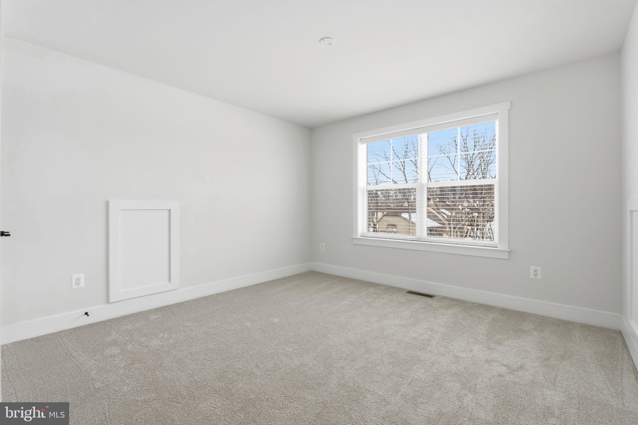 126 Bridge Valley Road Gettysburg, PA 17325 - Photo 25 of 36 an empty room with windows