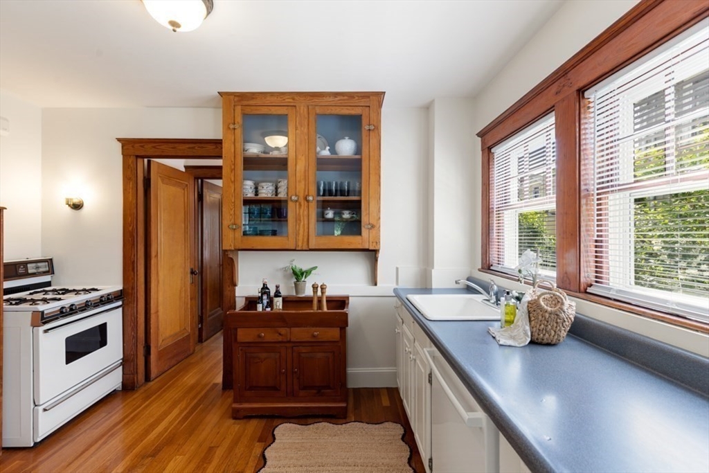 8 Berkeley Street Reading, MA 01867 - Photo 18 of 32