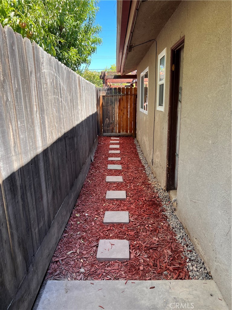 3136 West Austin Way Fresno, CA 93722 - Photo 19 of 49