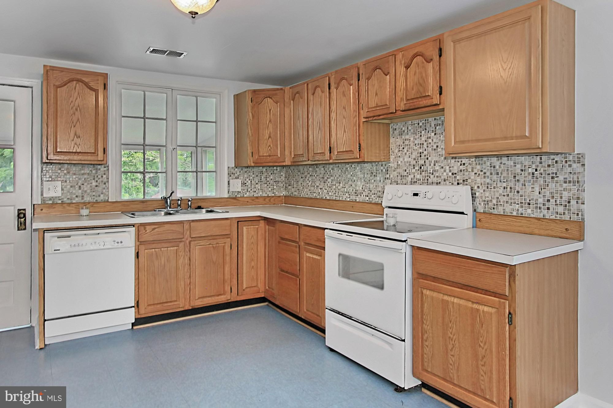 8108 Leland Road Manassas, VA 20111 - Photo 14 of 33 Kitchen