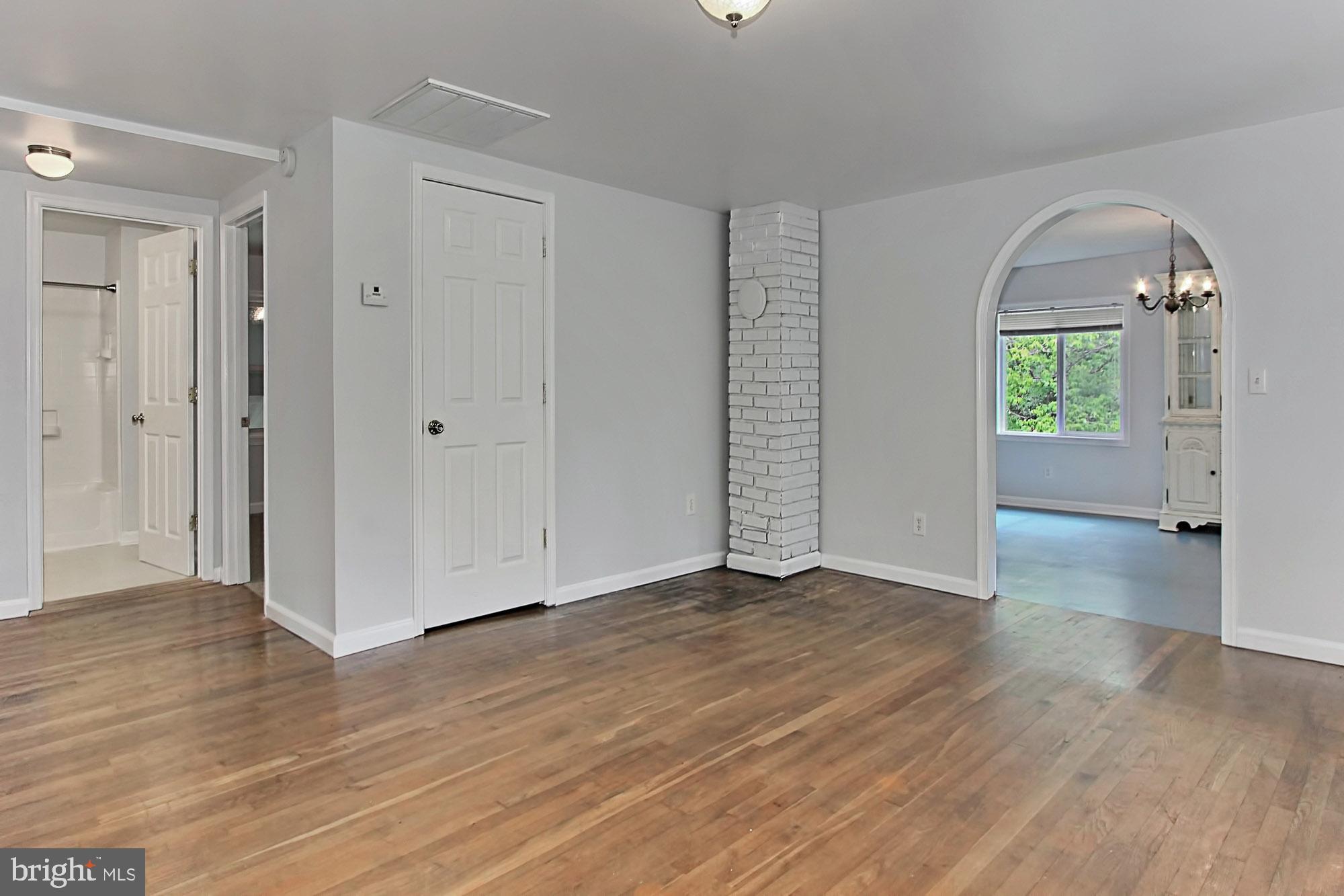 8108 Leland Road Manassas, VA 20111 - Photo 6 of 33 Living Room