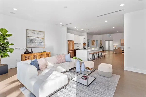 $2,285,000 | 3052 Day Avenue, Unit 2, Miami, FL 33133