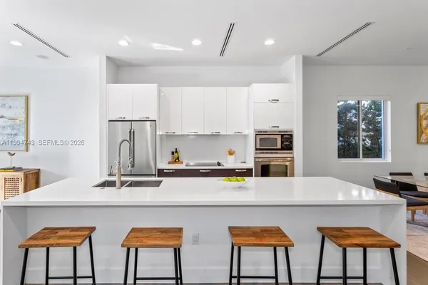 $2,285,000 | 3052 Day Avenue, Unit 2, Miami, FL 33133