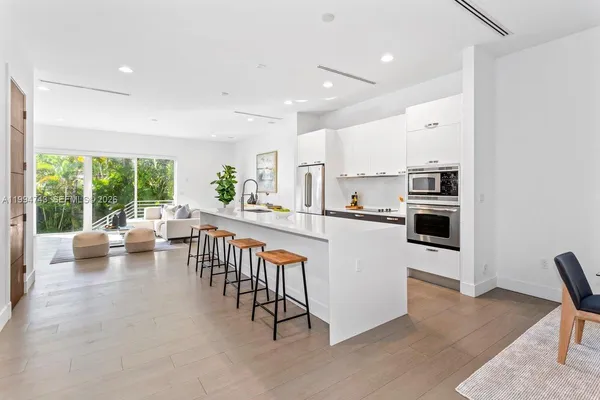 $2,285,000 | 3052 Day Avenue, Unit 2, Miami, FL 33133