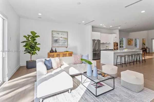 $2,285,000 | 3052 Day Avenue, Unit 2, Miami, FL 33133