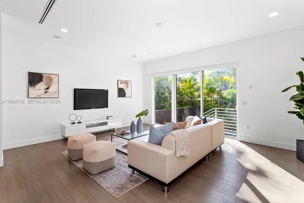 $2,285,000 | 3052 Day Avenue, Unit 2, Miami, FL 33133