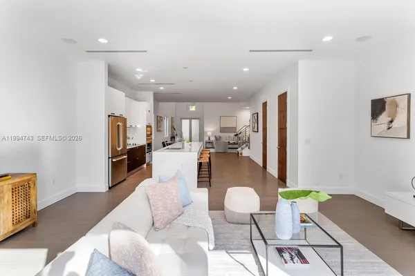 $2,285,000 | 3052 Day Avenue, Unit 2, Miami, FL 33133