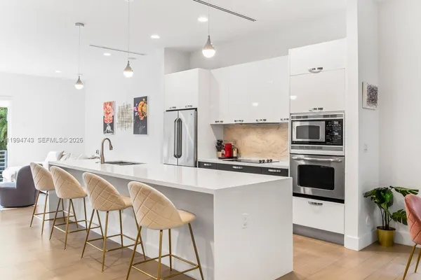 $2,285,000 | 3052 Day Avenue, Unit 2, Miami, FL 33133