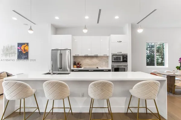 $2,285,000 | 3052 Day Avenue, Unit 2, Miami, FL 33133