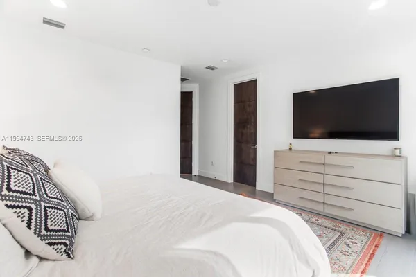 $2,285,000 | 3052 Day Avenue, Unit 2, Miami, FL 33133