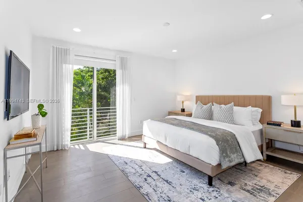 $2,285,000 | 3052 Day Avenue, Unit 2, Miami, FL 33133