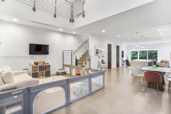 $2,285,000 | 3052 Day Avenue, Unit 2, Miami, FL 33133