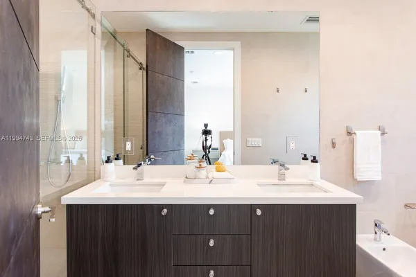 $2,285,000 | 3052 Day Avenue, Unit 2, Miami, FL 33133