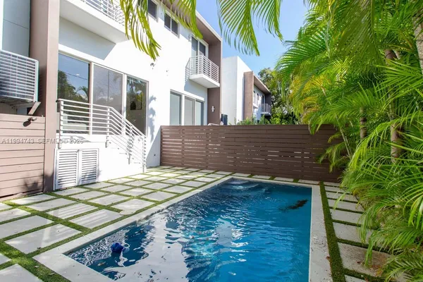 $2,285,000 | 3052 Day Avenue, Unit 2, Miami, FL 33133