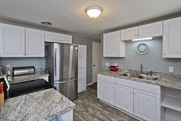 1671 South Branch Parkway Springfield, MA 01129 - Photo 6 of 16