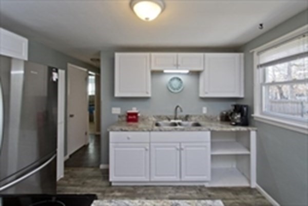 1671 South Branch Parkway Springfield, MA 01129 - Photo 7 of 16