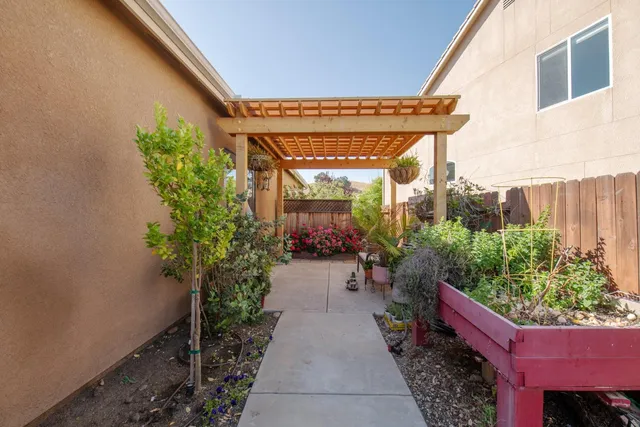 $650,000 | 21255 Ruscello Lane, Friant, CA 93626