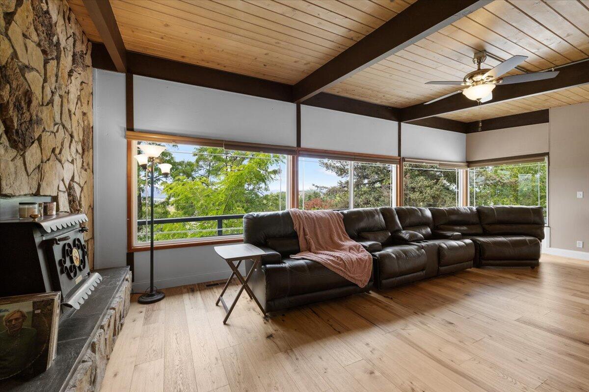 3420 North Foothill Road Medford, OR 97504 - Photo 5 of 31 5