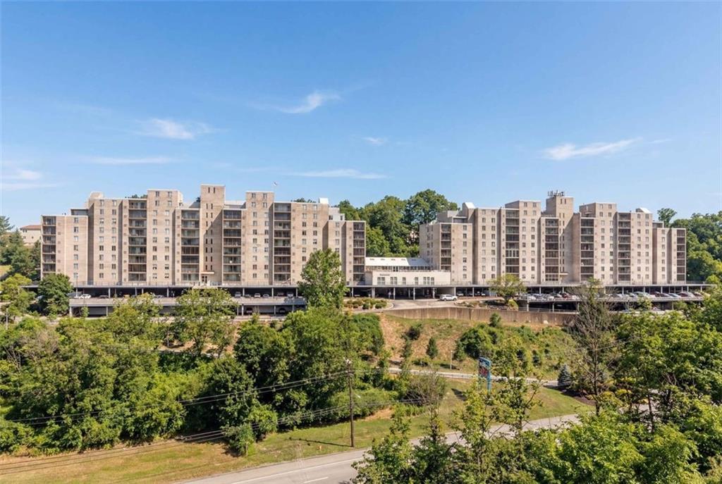 2160 Greentree Road, Unit 405W Pittsburgh, PA 15220 - Photo 1 of 32
