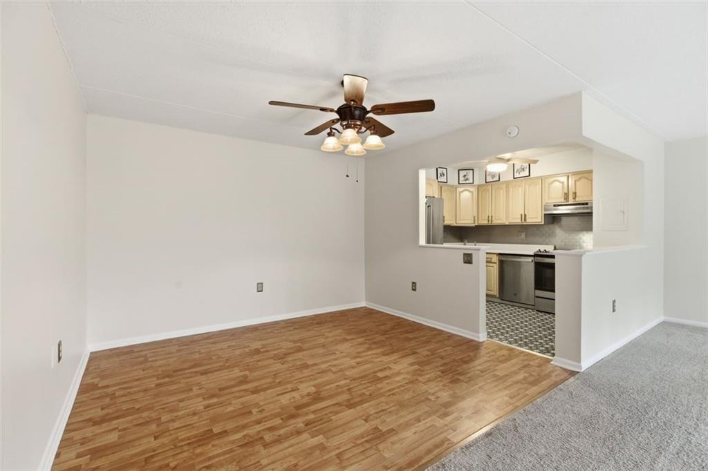 2160 Greentree Road, Unit 405W Pittsburgh, PA 15220 - Photo 11 of 32