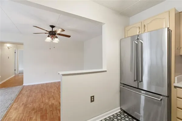$199,900 | 2160 Greentree Road, Unit 405W, Pittsburgh, PA 15220
