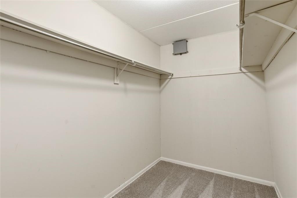 2160 Greentree Road, Unit 405W Pittsburgh, PA 15220 - Photo 22 of 32