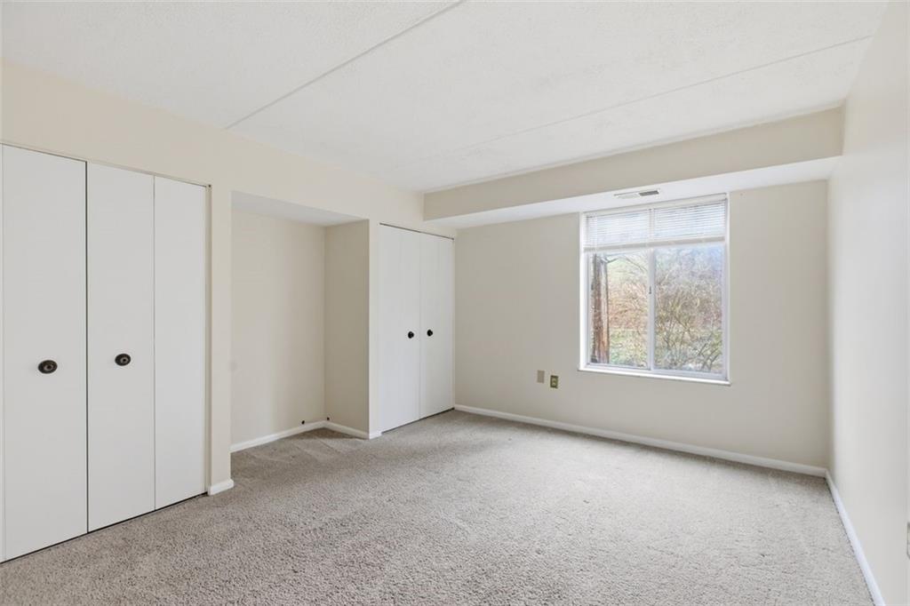 2160 Greentree Road, Unit 405W Pittsburgh, PA 15220 - Photo 24 of 32