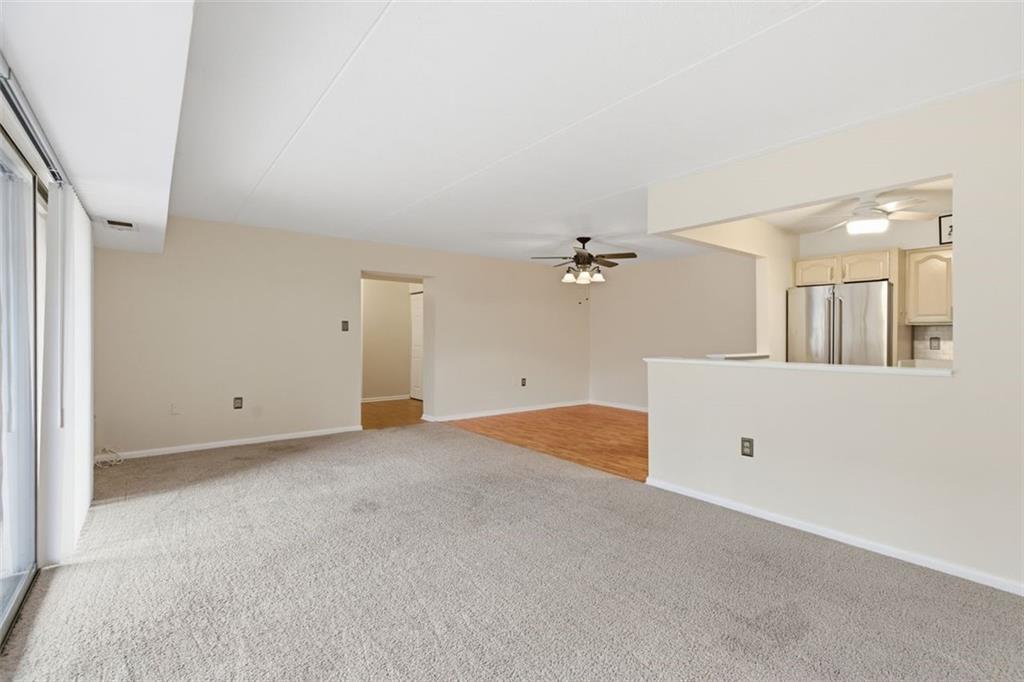 2160 Greentree Road, Unit 405W Pittsburgh, PA 15220 - Photo 10 of 32