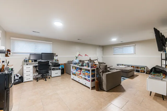 $450,000 | 1527 West Holtz Avenue, Addison, IL 60101