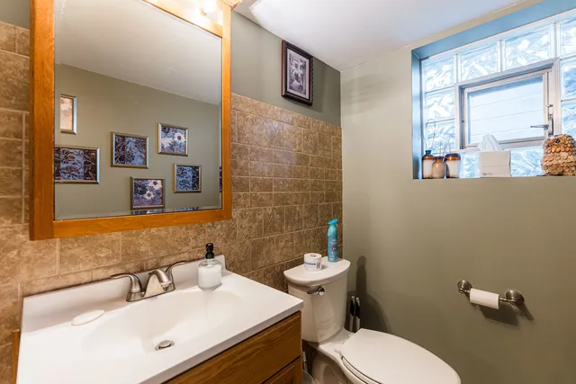 $450,000 | 1527 West Holtz Avenue, Addison, IL 60101