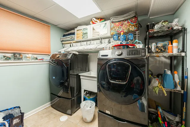 $450,000 | 1527 West Holtz Avenue, Addison, IL 60101