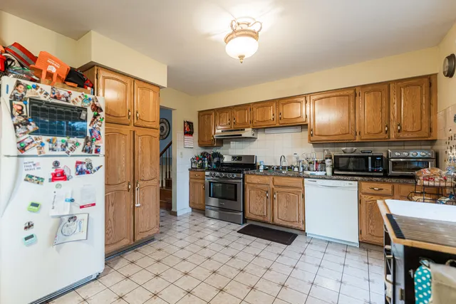 $450,000 | 1527 West Holtz Avenue, Addison, IL 60101