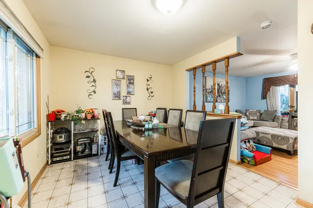 $450,000 | 1527 West Holtz Avenue, Addison, IL 60101