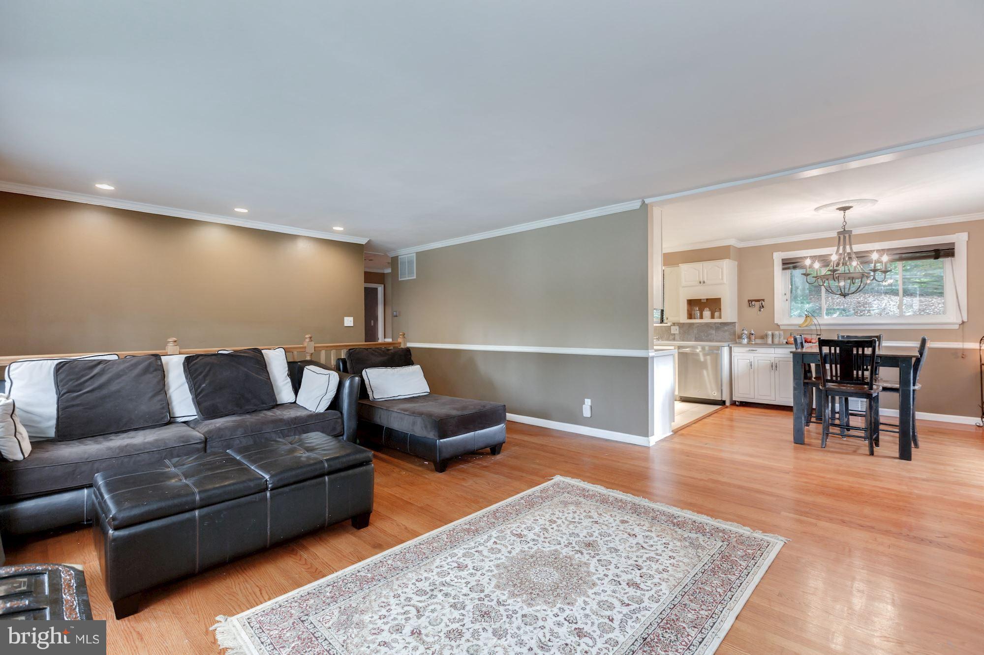 7420 Gary Street Springfield, VA 22150 - Photo 14 of 30 Living Room