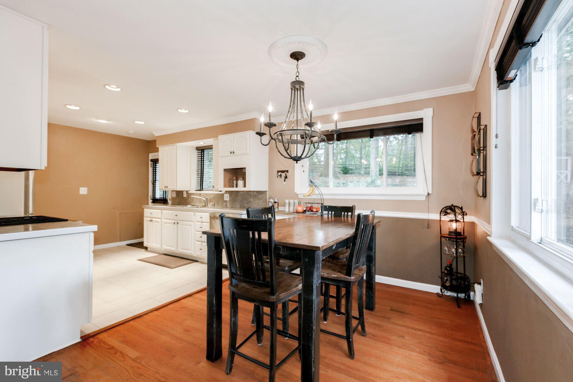 7420 Gary Street Springfield, VA 22150 - Photo 15 of 30 Living Room