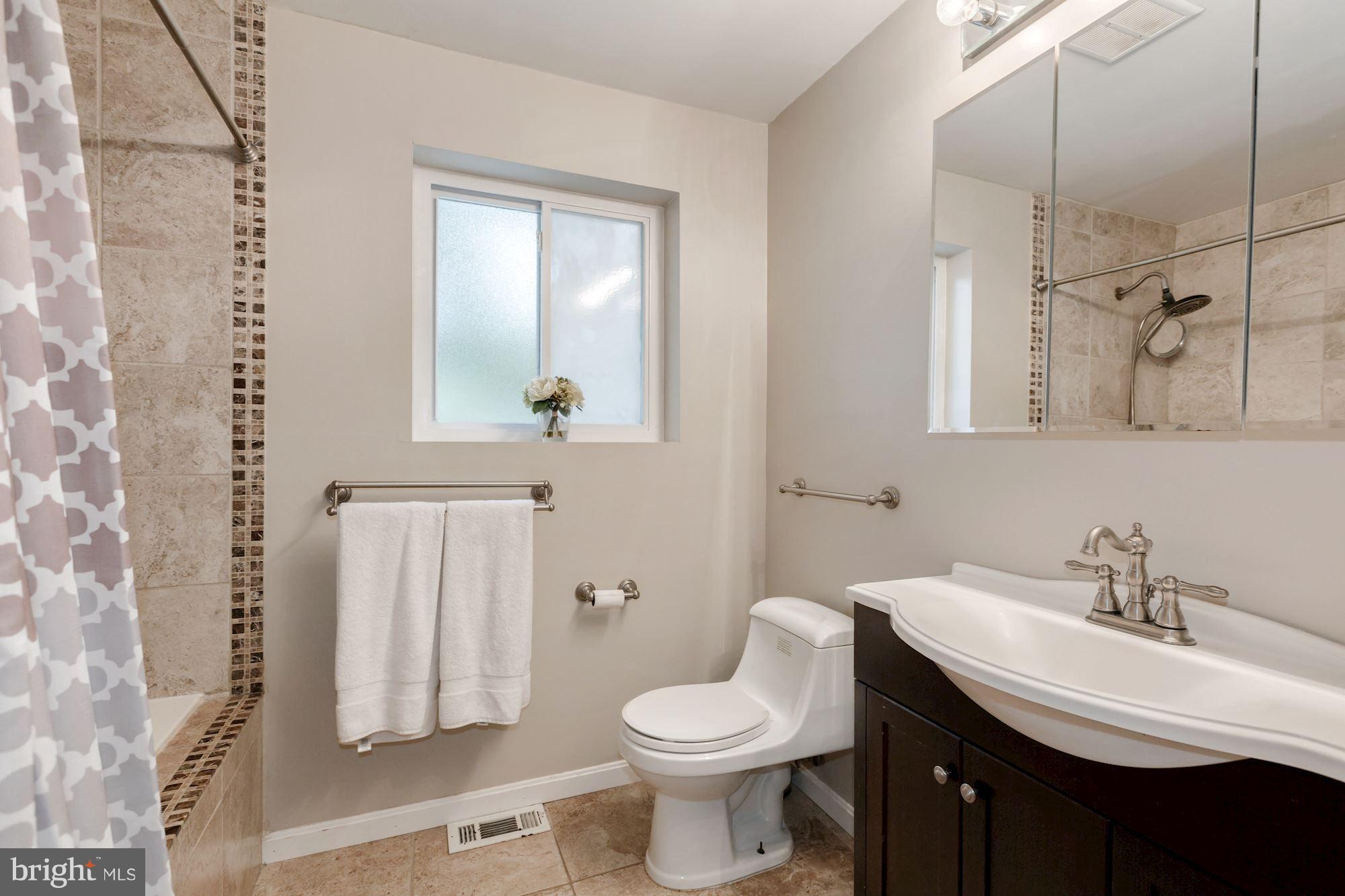 7420 Gary Street Springfield, VA 22150 - Photo 22 of 30 Bath