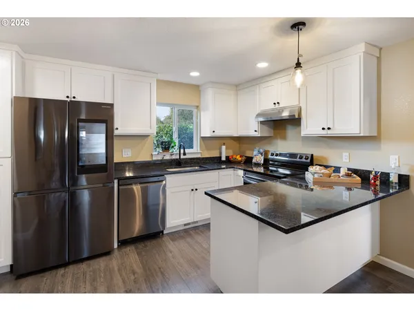 $495,000 | 450 Hunsaker Lane, Eugene, OR 97404