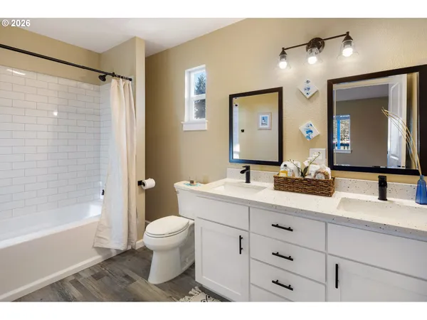 $495,000 | 450 Hunsaker Lane, Eugene, OR 97404