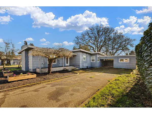 $495,000 | 450 Hunsaker Lane, Eugene, OR 97404