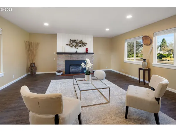 $495,000 | 450 Hunsaker Lane, Eugene, OR 97404