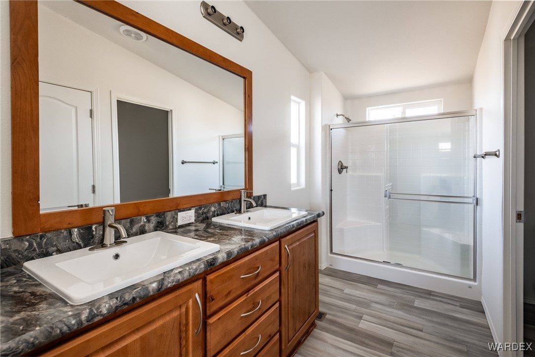 3454 Horn Road Golden Valley, AZ 86413 - Photo 15 of 39 Bathroom