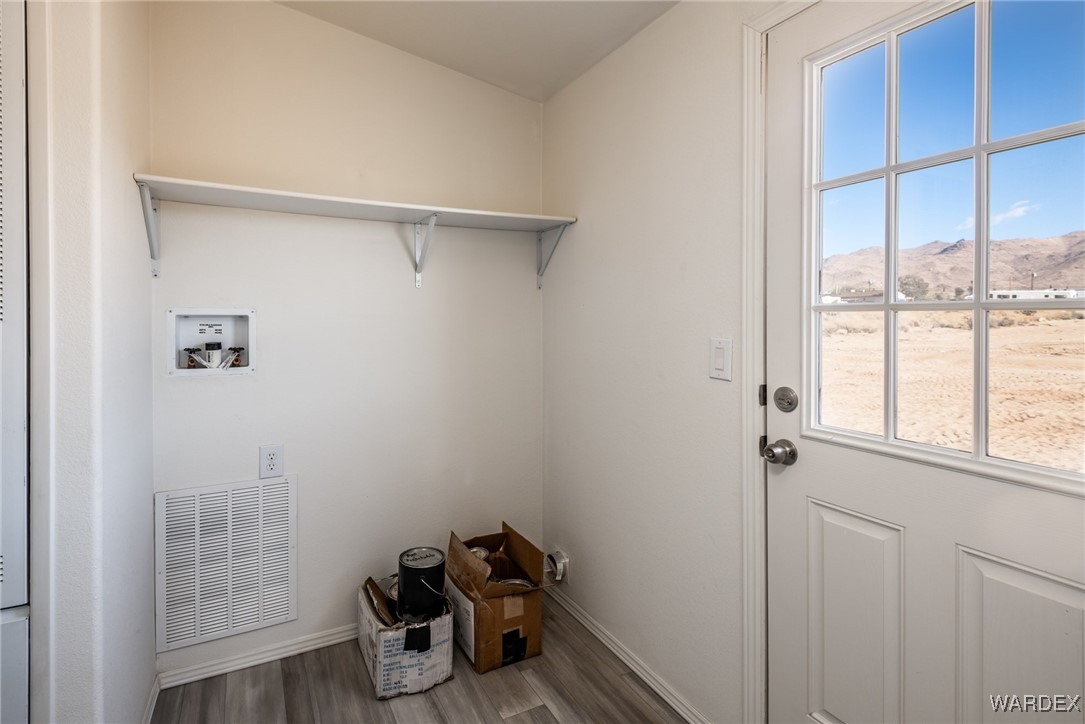 3454 Horn Road Golden Valley, AZ 86413 - Photo 17 of 39 Laundry