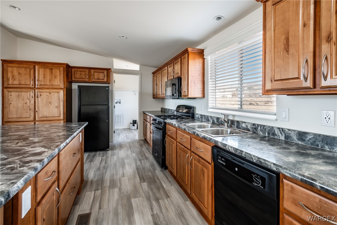 3454 Horn Road Golden Valley, AZ 86413 - Photo 32 of 39 Kitchen