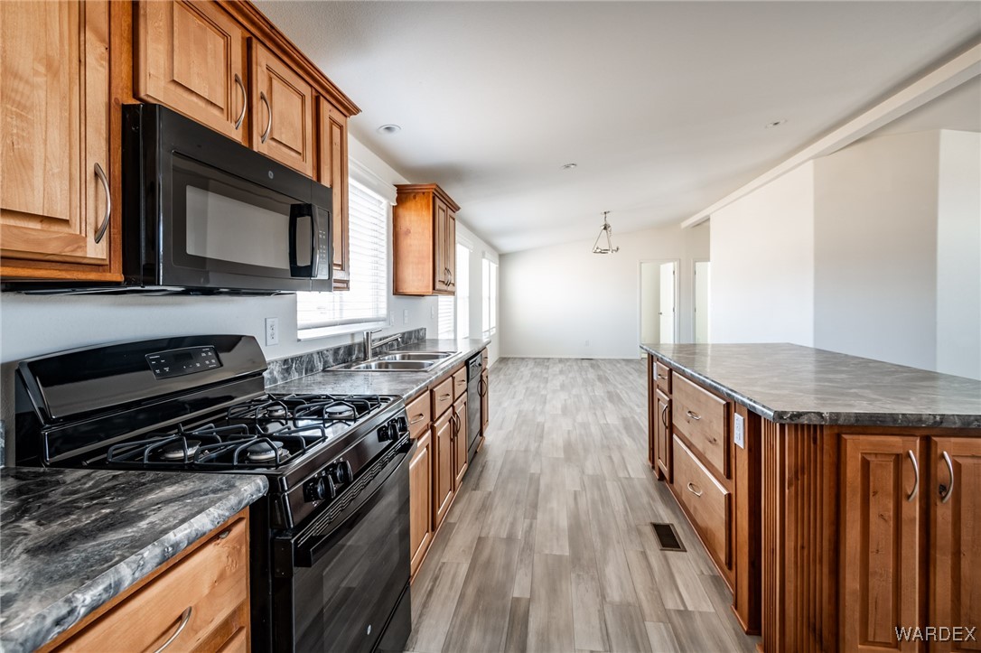 3454 Horn Road Golden Valley, AZ 86413 - Photo 33 of 39 Kitchen