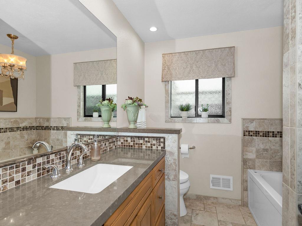 1749 Carignane Way Escalon, CA 95320 - Photo 35 of 71